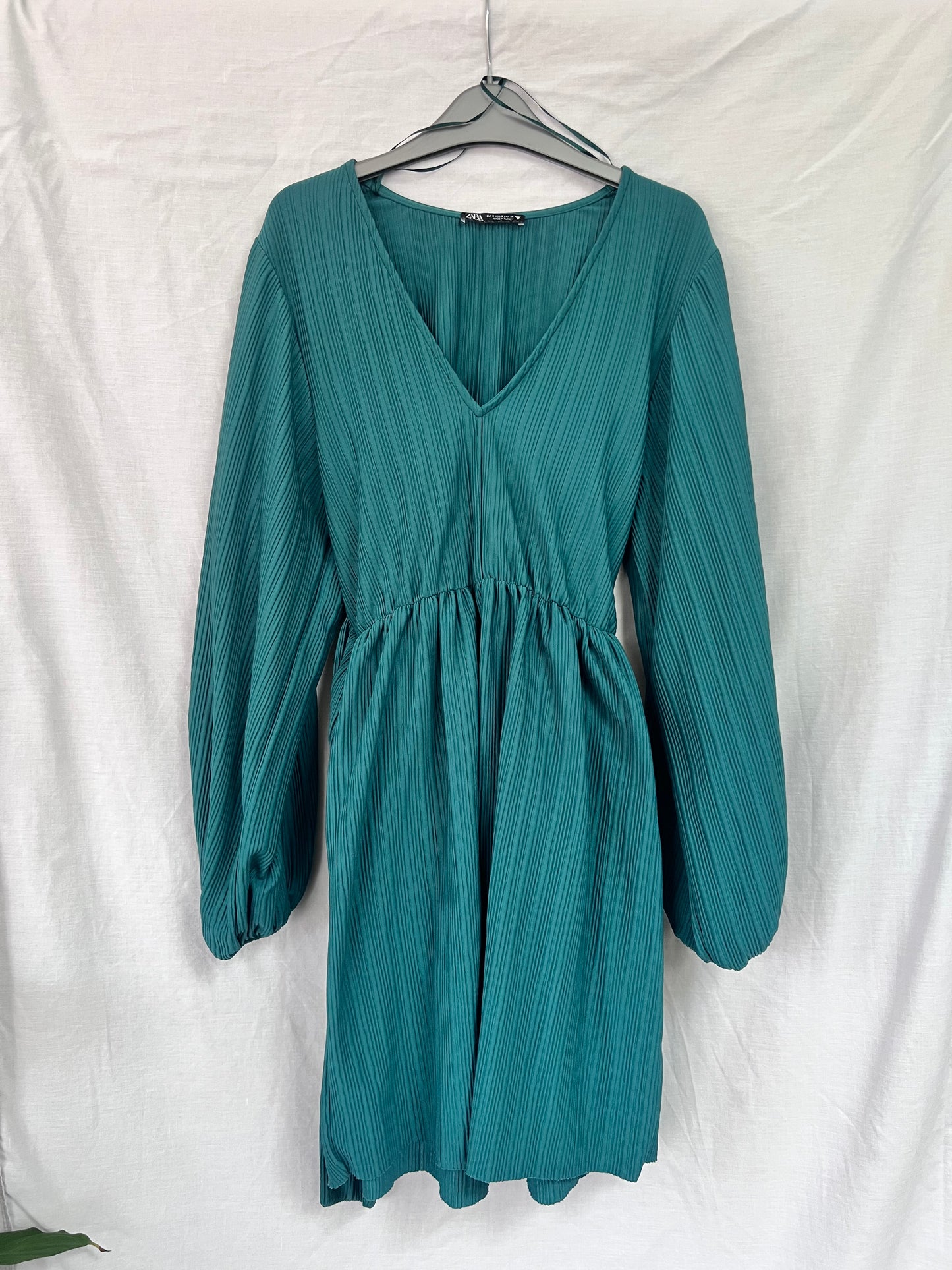 Zara Green V-Neck Pleated Dress with Elasticated sleeves